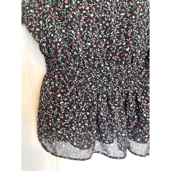 Skies are blue floral peplum top - Picture 2 of 6